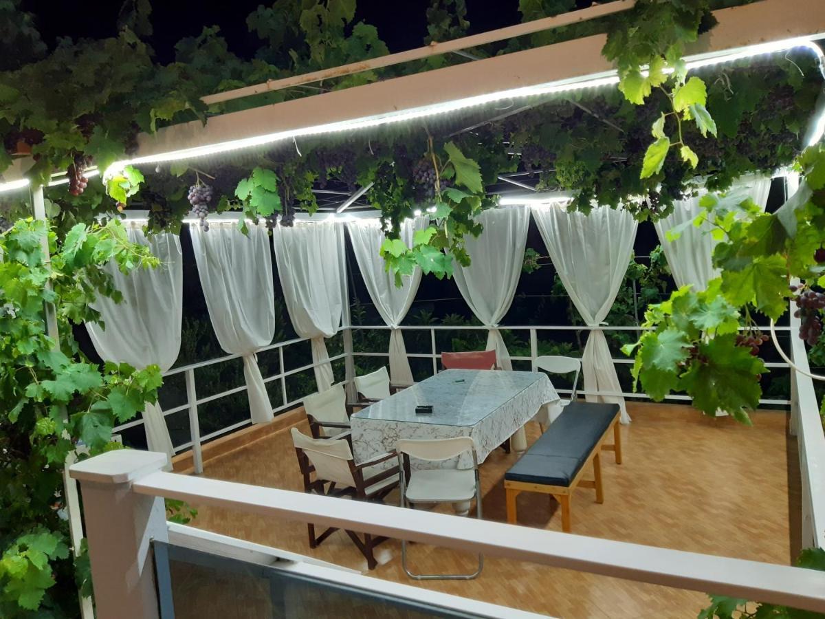 Collaku Apartment'S فلورا المظهر الخارجي الصورة