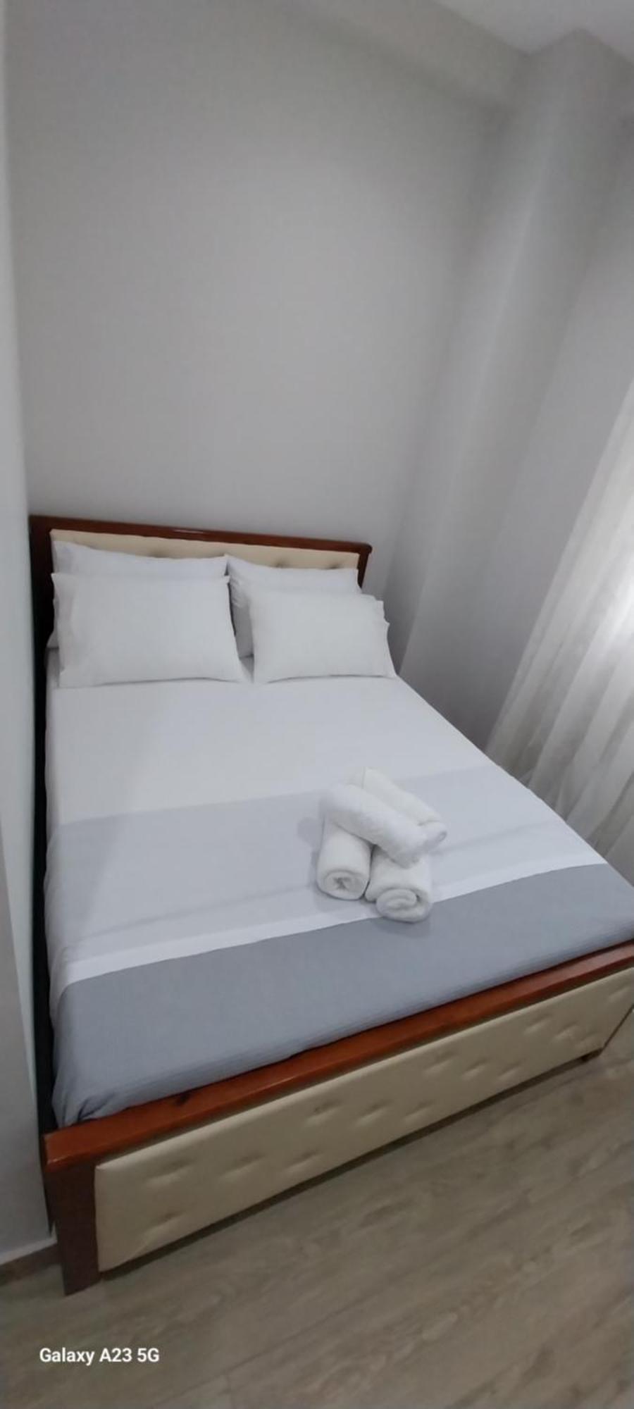 Collaku Apartment'S فلورا المظهر الخارجي الصورة